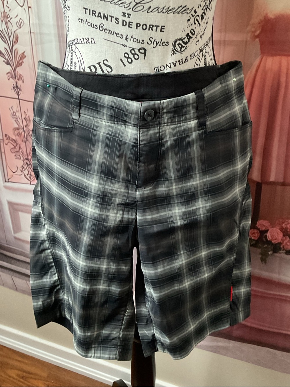 Avia Women's Black & Gray Plaid Cargo Shorts